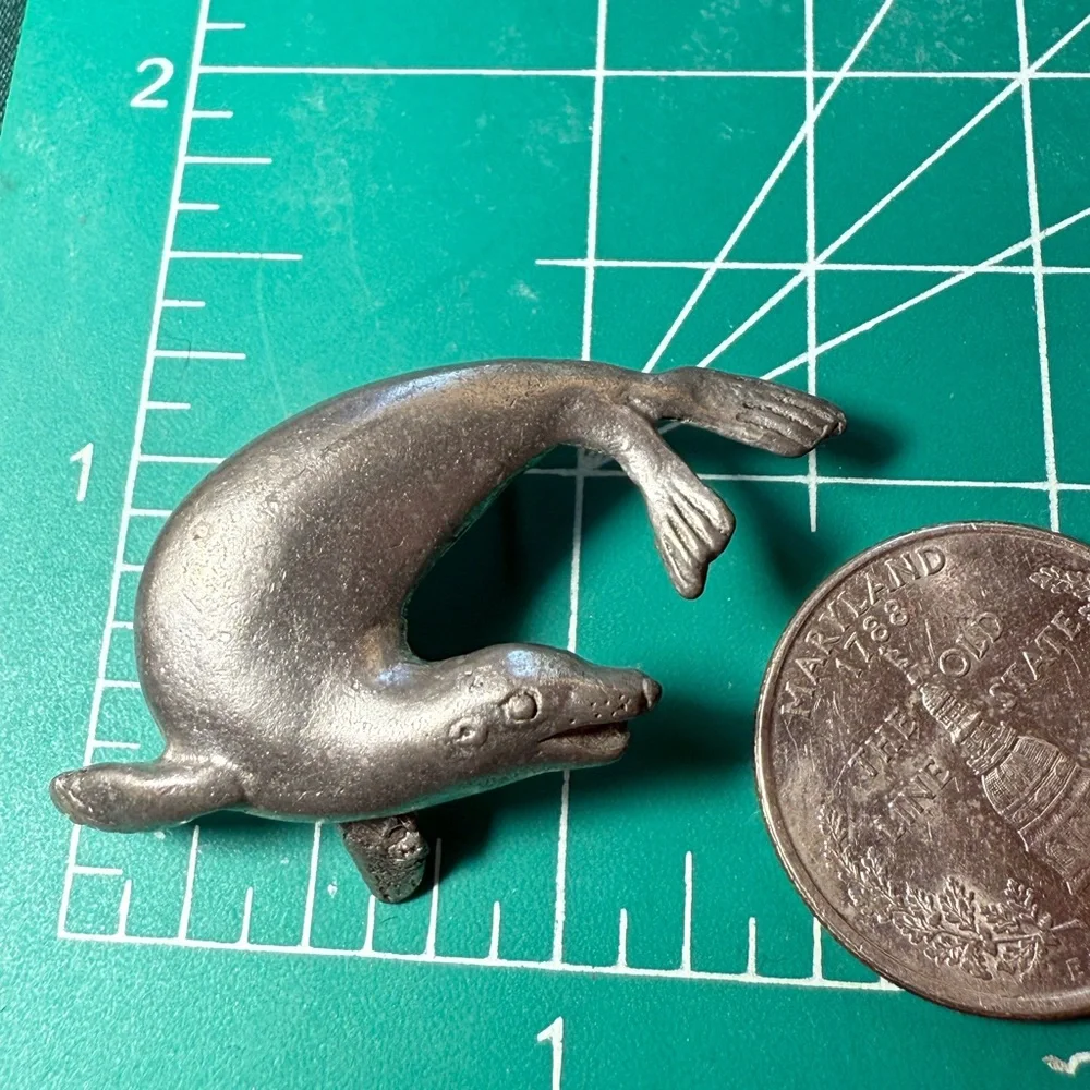Artsy Vintage‎ Ocean Seal Pin